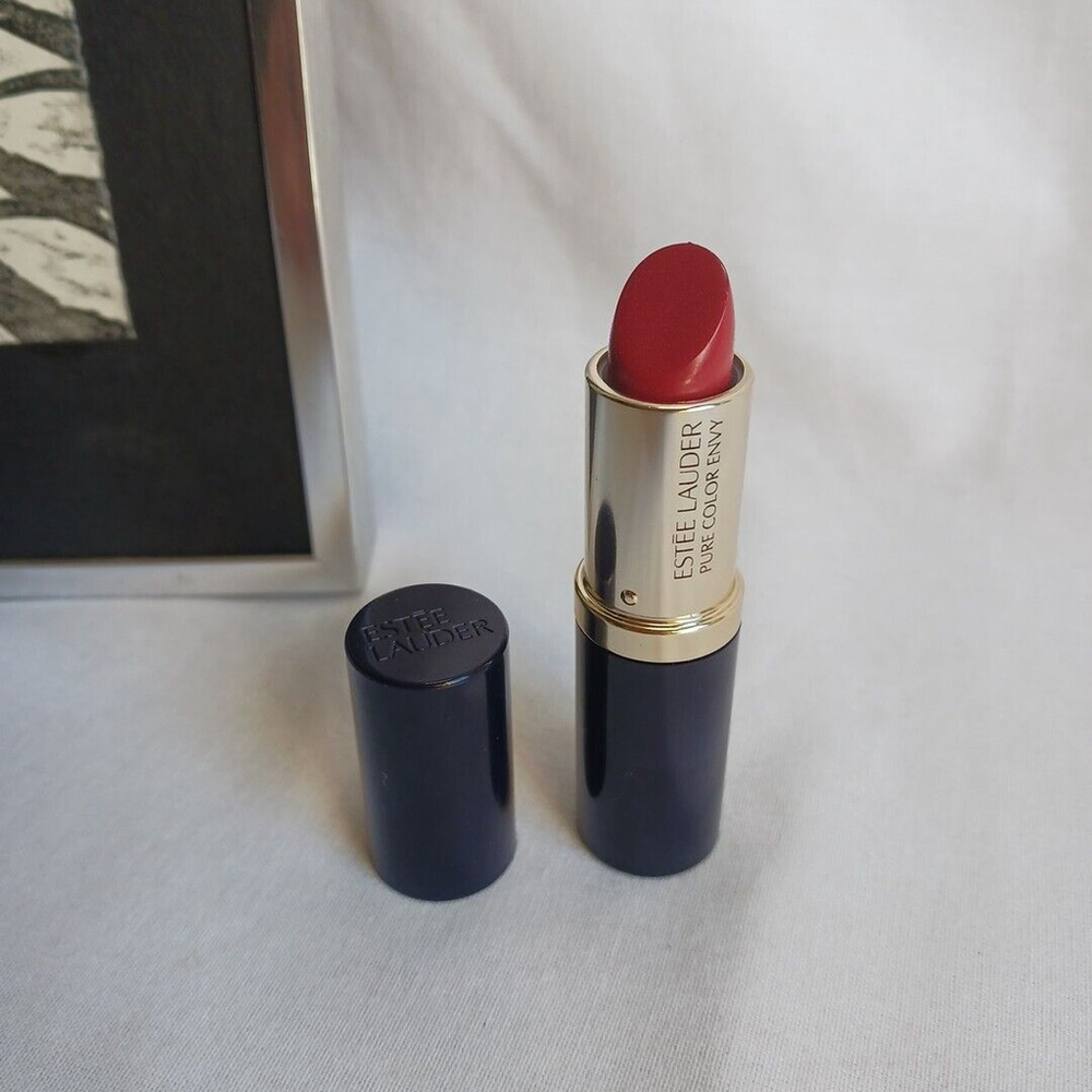 Estee Lauder Pure Color Envy Lipstick Rebellious Rose
